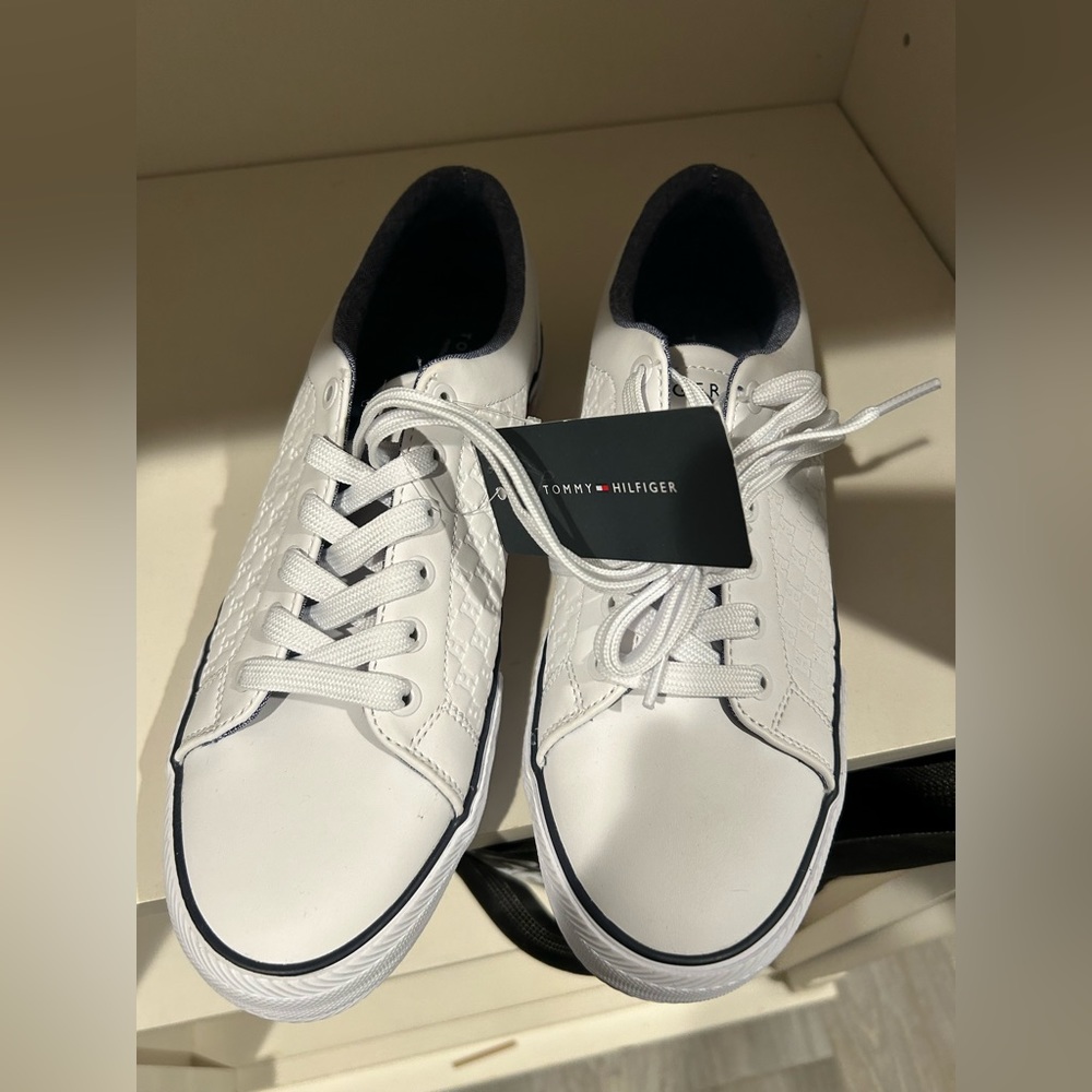Women’s shoes
